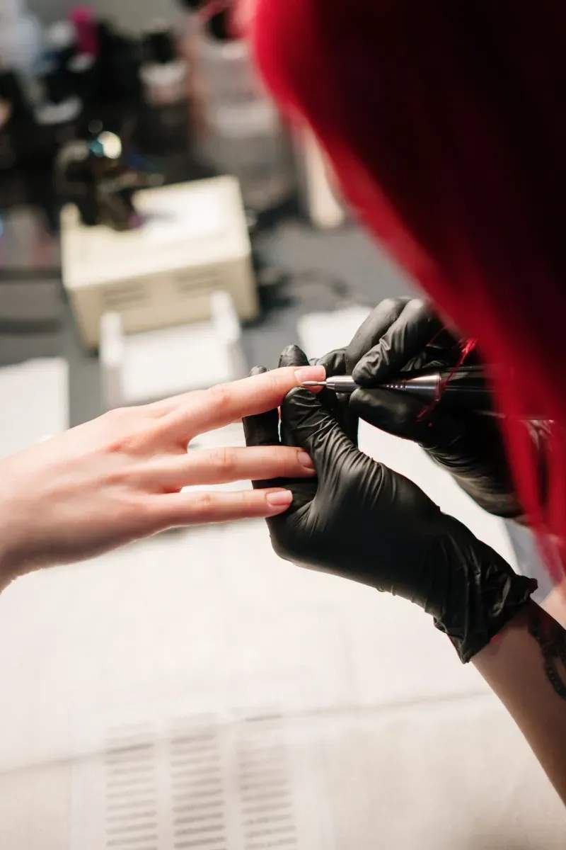 Comment prolonger la tenue de votre vernis